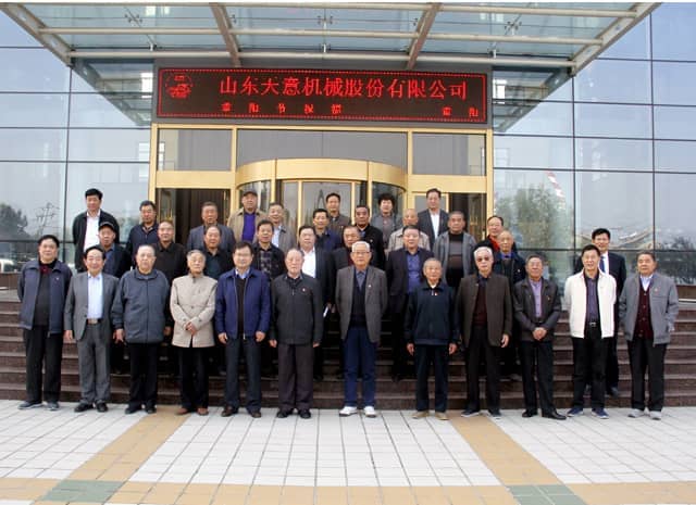 兗州區(qū)人大、政協(xié)領(lǐng)導(dǎo)蒞臨天意機(jī)械參觀考察